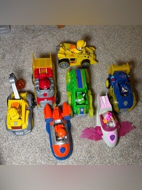 Paw patrol mighty pups vehicles.  Character set. Rubble race car. *Read*